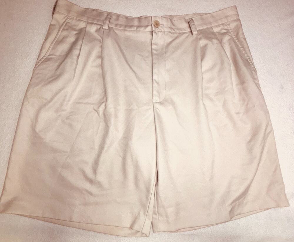 IZOD Shorts Men's Khaki Size 40 Pleated Front Polyester Casual Golf Chino